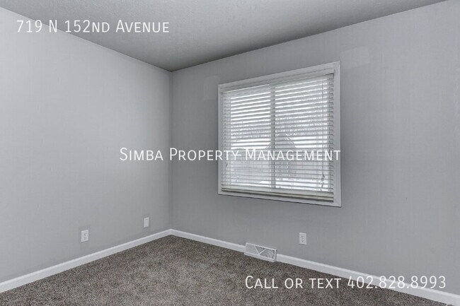 Building Photo - 719 N 152nd Ave