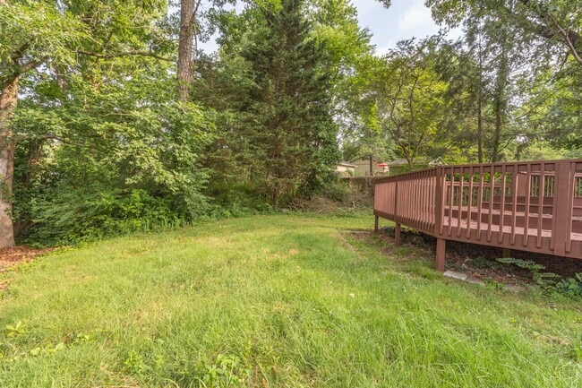 Building Photo - 3 bedroom Signal Mountain Charmer!