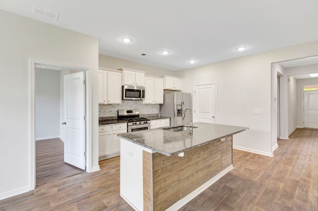 Building Photo - Beautiful One Story home in McKewn