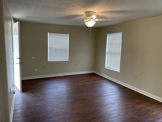 Building Photo - 3/1 House in Kingston $995