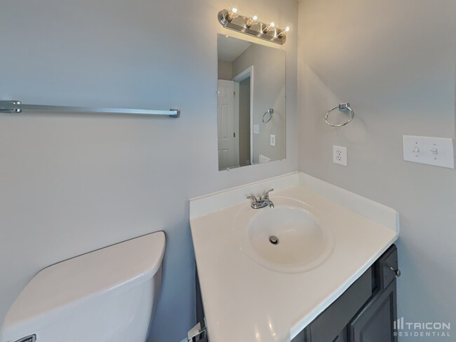 Building Photo - 2416 Smugglers Ct
