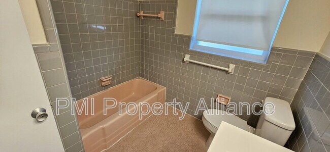 Building Photo - 616 N Hartley Cir