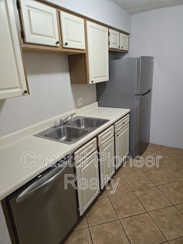 Building Photo - 7511 Pitch Pine Cir