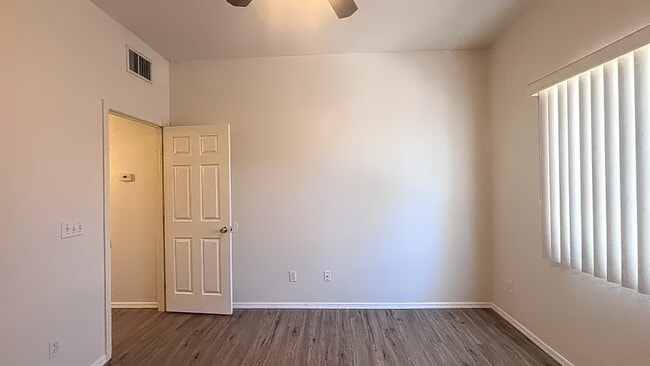 Building Photo - 3657 E Bermuda St