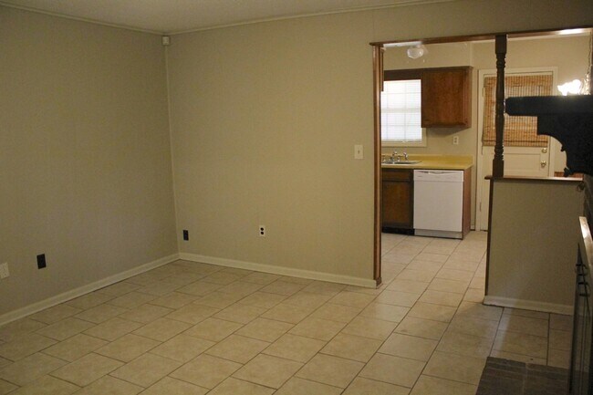 Building Photo - 3729 Village Oak Cove