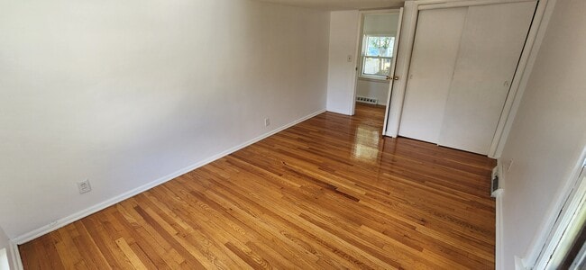 Building Photo - 304 Wilshire Dr