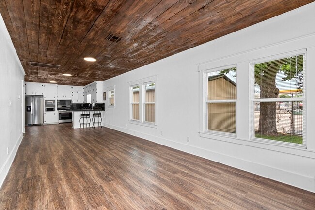 Building Photo - 1138 Fannin St