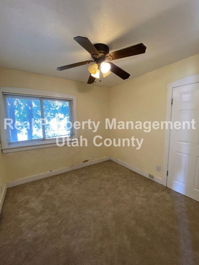 Building Photo - 341 N 400 W St