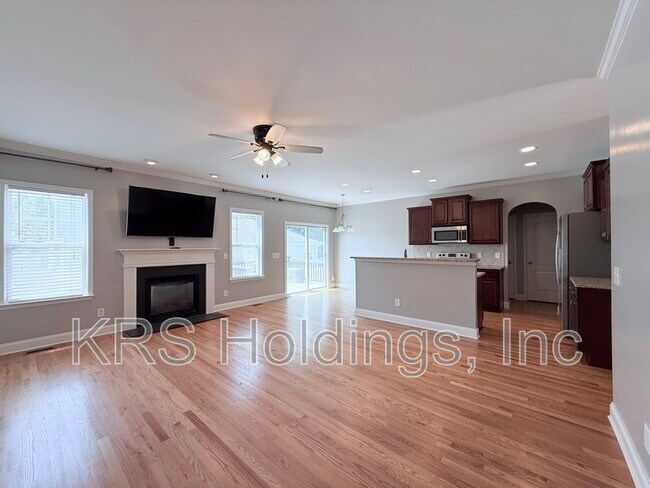 Building Photo - 5810 Spring Glen Lane