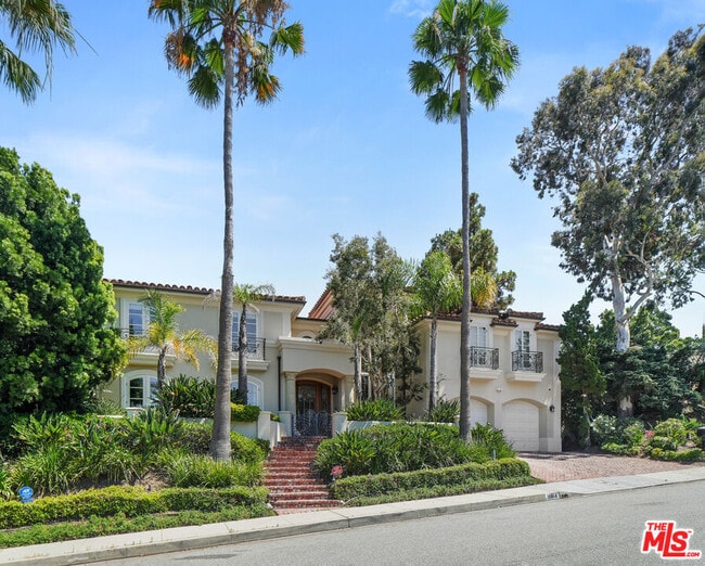 Building Photo - 10814 Savona Rd