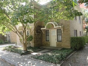 Building Photo - Charming Duplex - Heart of West Campus