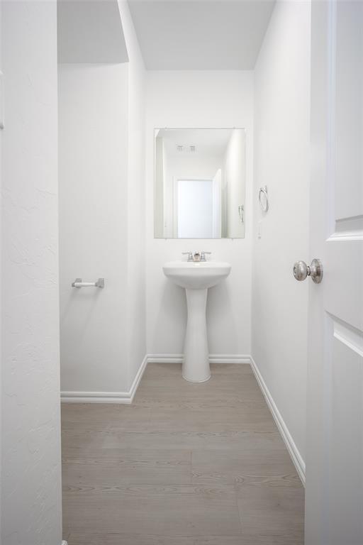 Building Photo - 2023 Delphine Dr