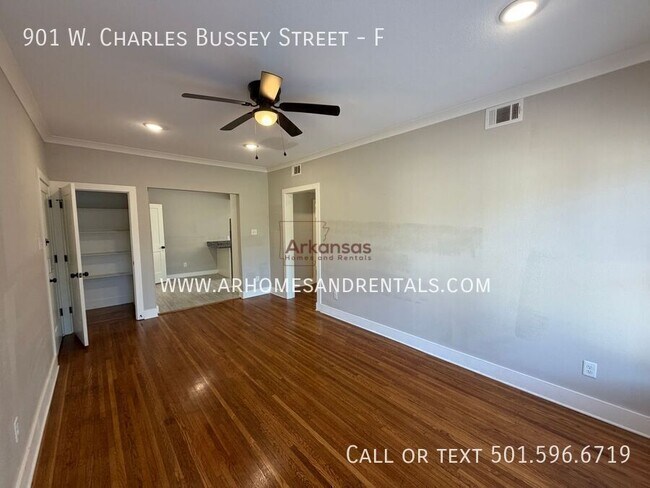 Building Photo - 901 W Charles Bussey Ave