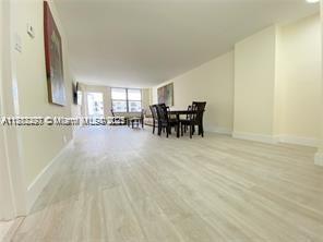 Building Photo - 9225 Collins Ave