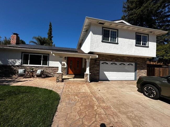 Building Photo - 2172 La Salle Dr