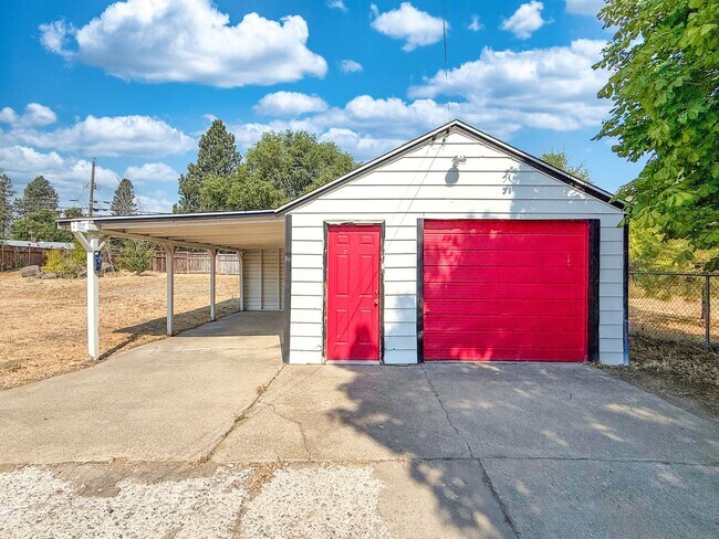 Building Photo - 6119 N Braeburn Dr