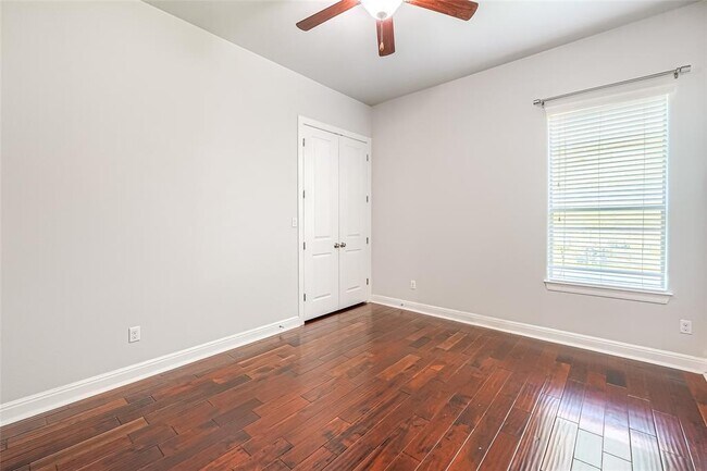 Building Photo - 4006 Gloucester Dr