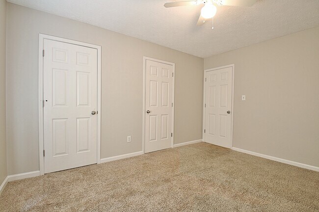2nd bedroom with two closets - 20 Homeport Dr