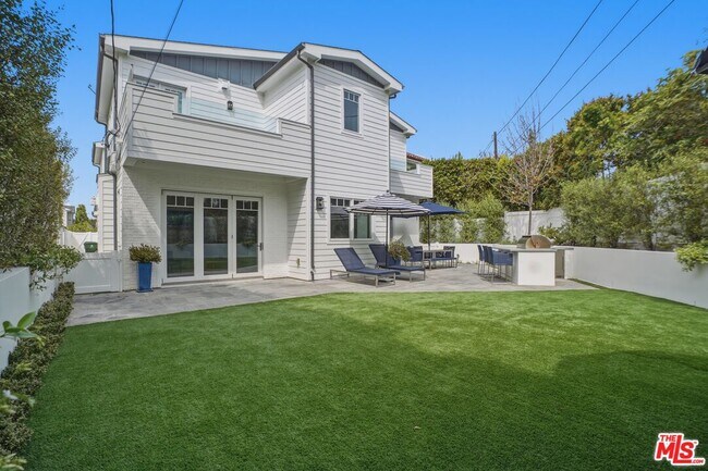 Building Photo - 530 Arbramar Ave