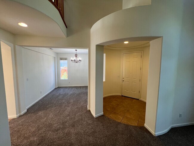 Building Photo - Beautiful Home in Cameron Park with Pool and Greenbelt Views!