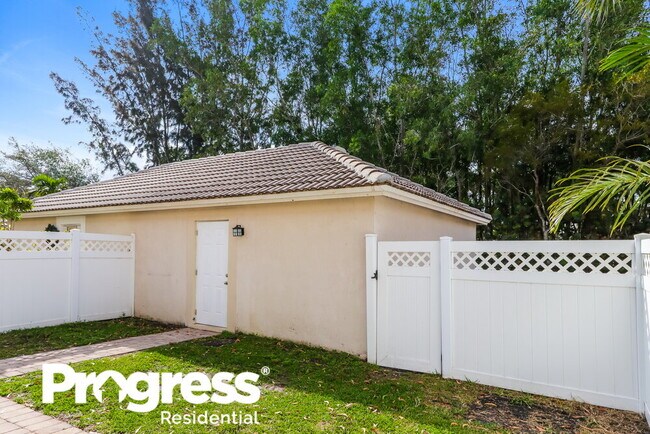 Building Photo - 8054 MURANO Cir