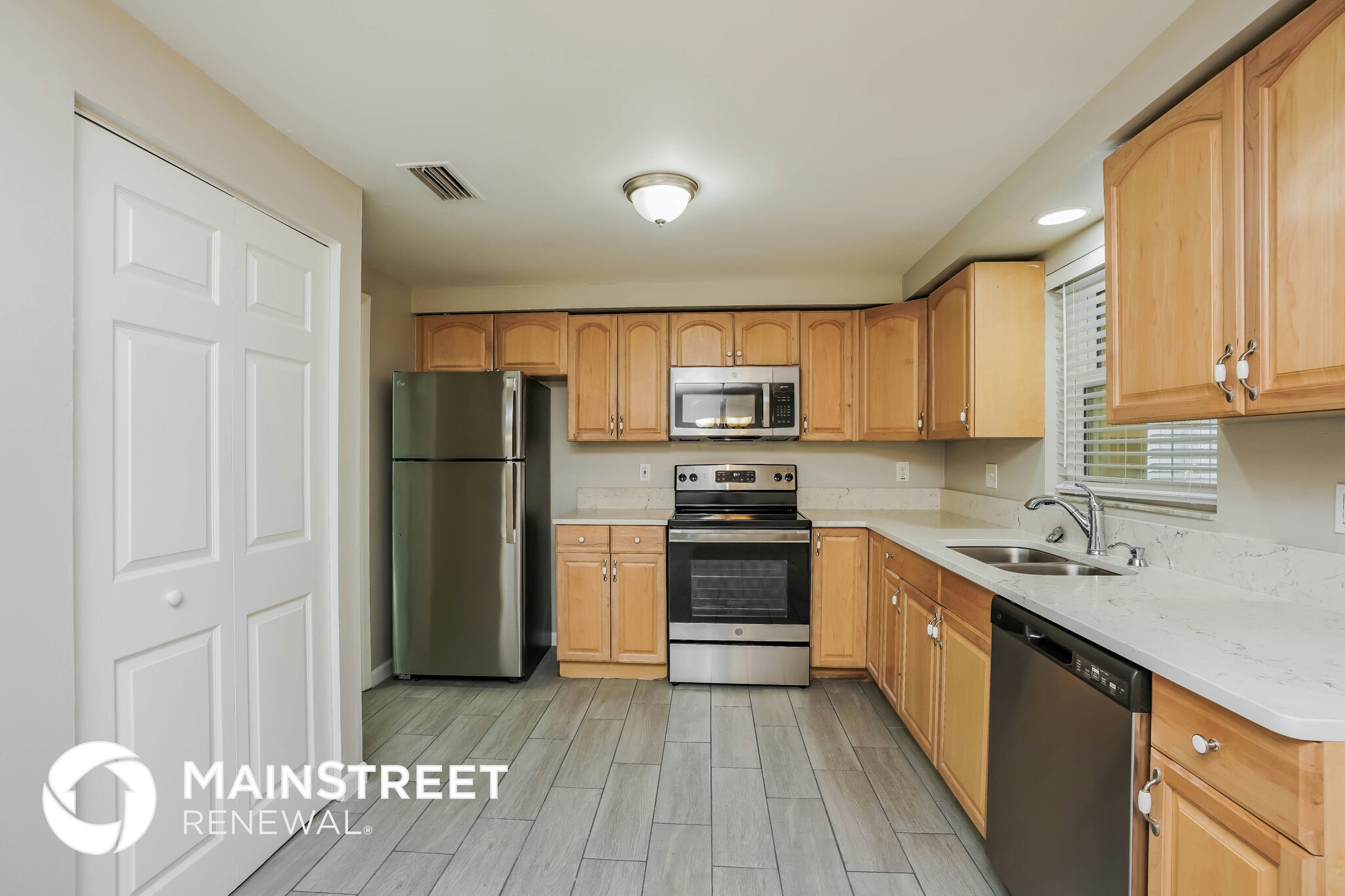 Building Photo - 16003 Woodpine Dr