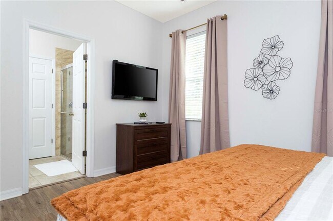 Building Photo - 650 Las Fuentes Dr