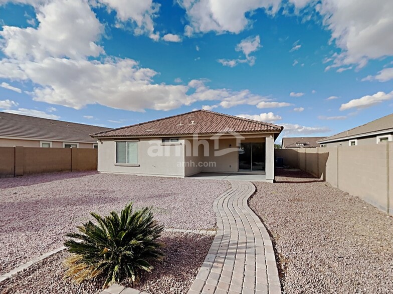 Building Photo - 2717 E Dust Devil Dr