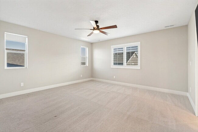 Building Photo - Upscale Home Available in Herriman