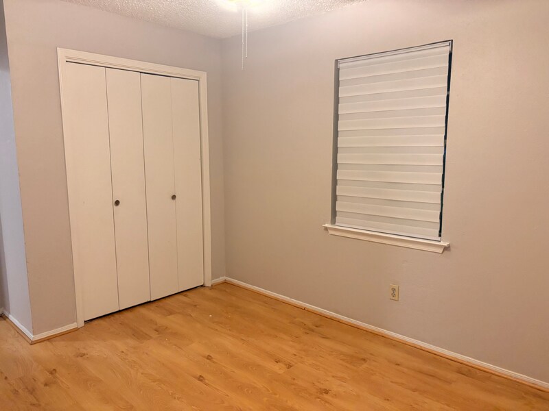 Building Photo - 2914 S Fielder Rd