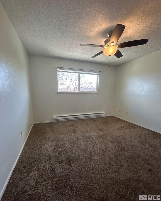 Building Photo - 5020 Tahiti Wy