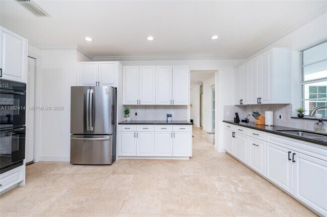 Building Photo - 760 Glenridge Rd