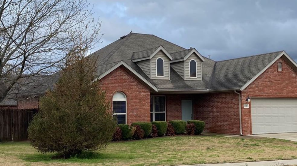 Building Photo - 2622 N Brush Creek Dr