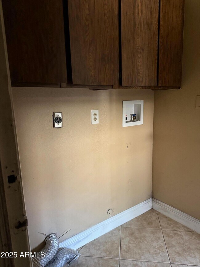 Building Photo - 8738 W Columbus Ave