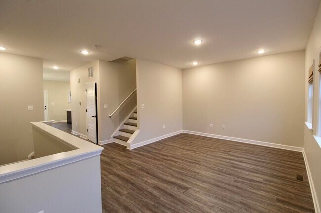 Building Photo - 1441 DERBY Dr