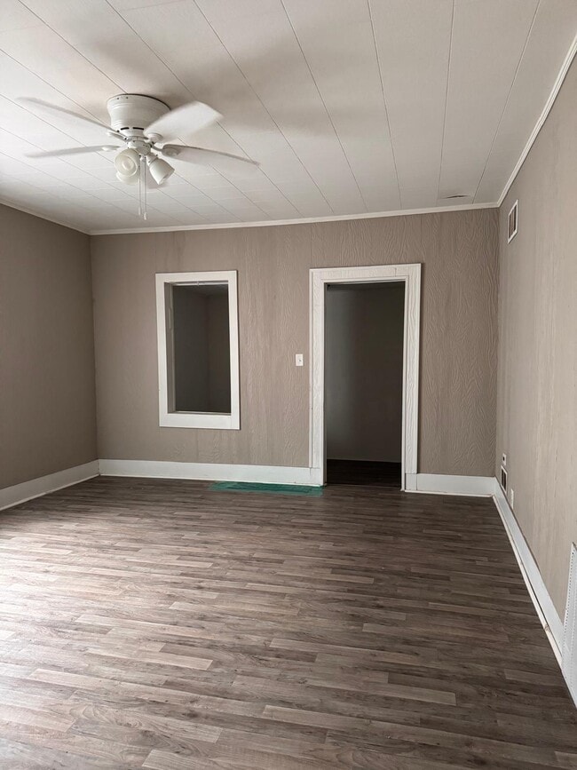 Primary Photo - 2325 6th Ave