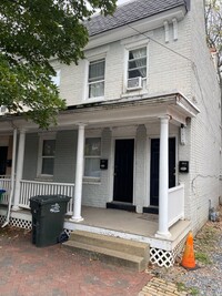 Building Photo - 14 S Plum St