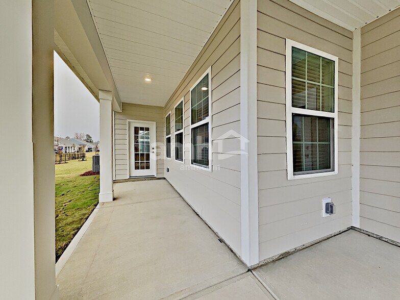 Building Photo - 14326 Hugh Dixon Way