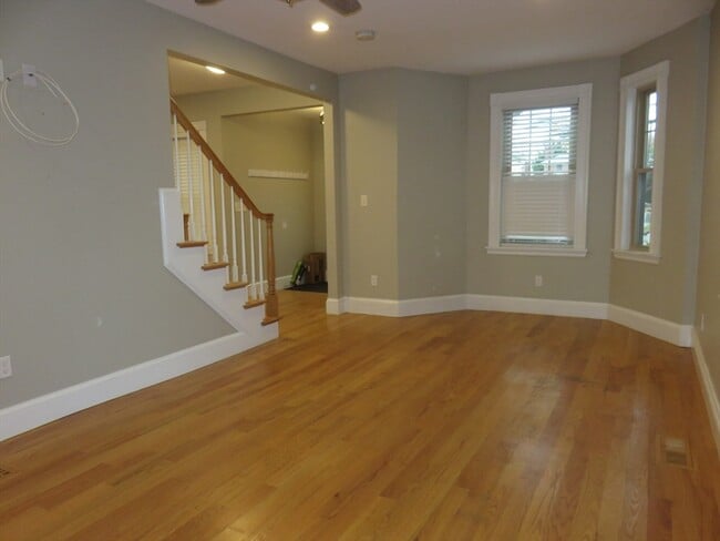 Building Photo - 192 Willow St