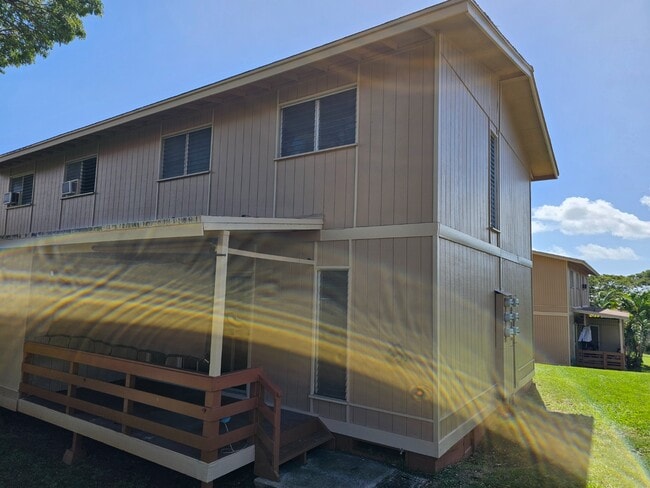 Building Photo - 3 bedroom, 1.5 bathroom and 2 parking condo.