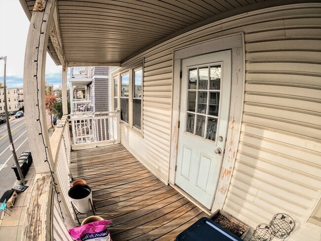 Building Photo - 3957 Washington St