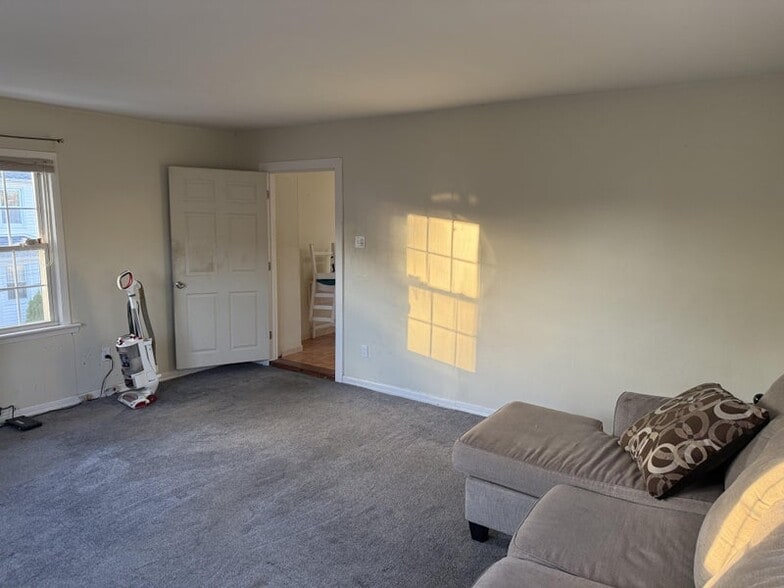 BEDROOM 1 - 114 Pilgrim Pl