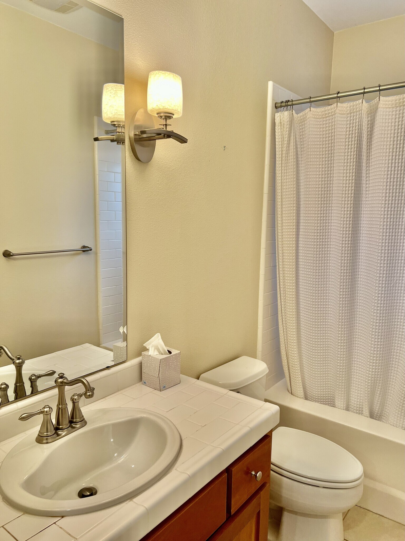 Building Photo - 853 Palou St