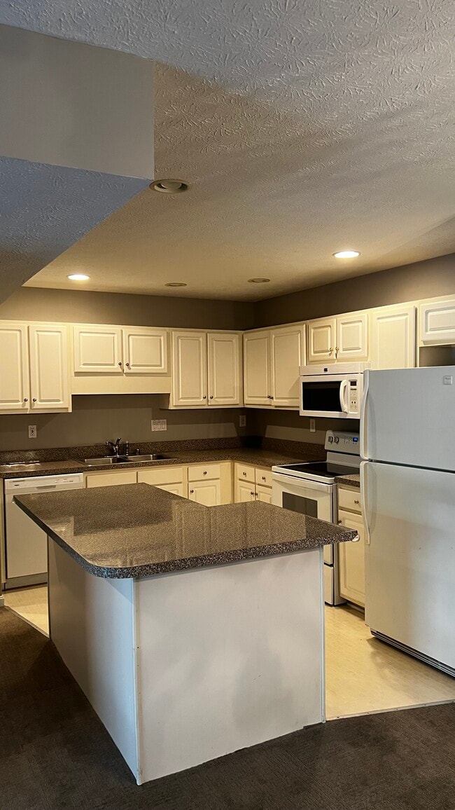 Building Photo - 4204 Browns Ln