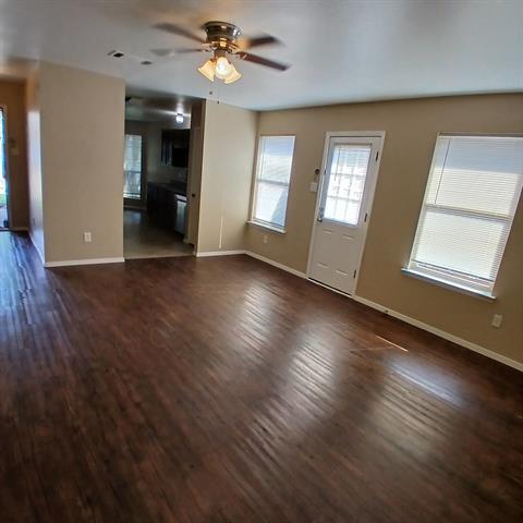 Building Photo - 2025 Lake Trail Dr