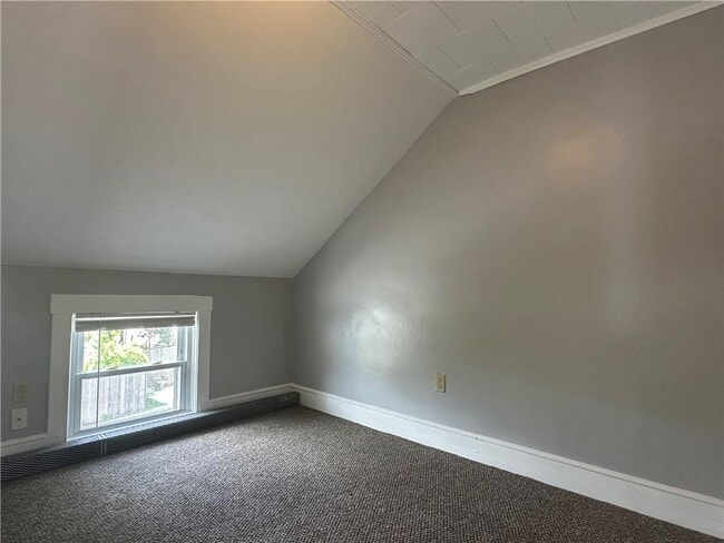 Building Photo - 296 Canonicus St