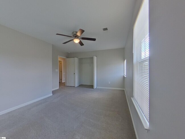 Building Photo - 1 Ridgeleigh Way
