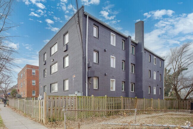 Back - 1907 18th Street SE