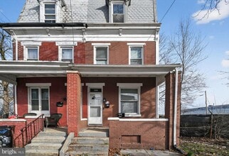 Building Photo - 652 Emerald St