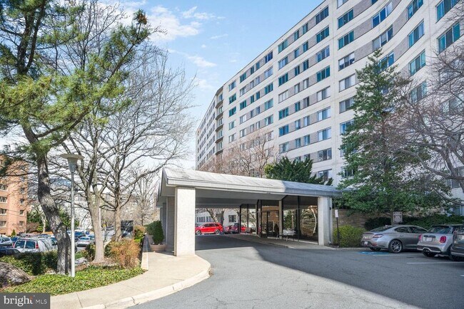 Building Photo - 1200 N Nash St